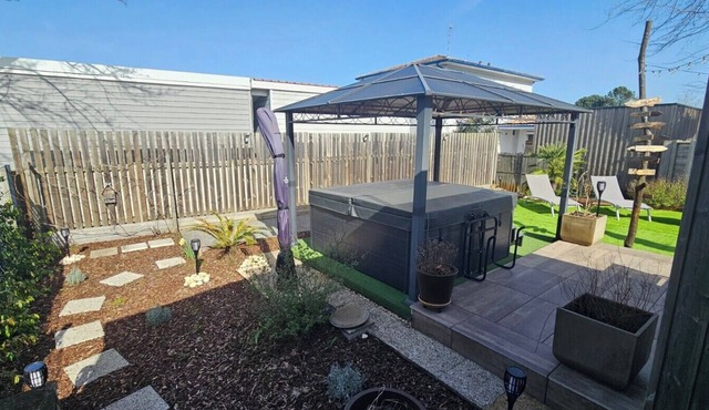 Cottage with garden, spa and close to lake