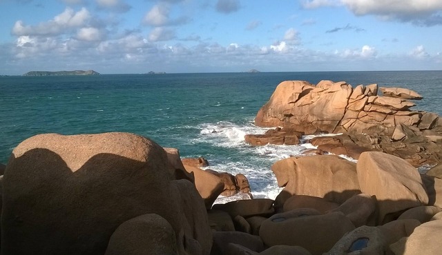 Cottage with garden, beautiful beaches and great coast easy to reach