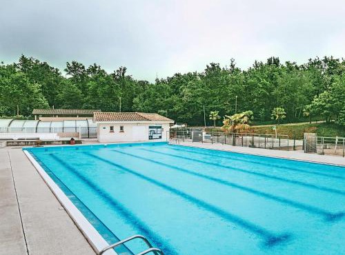 Cottage with Heated Pool in Monclar