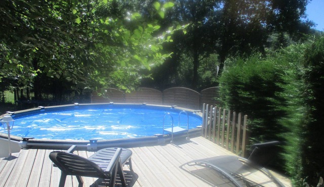 Cottage with heated swimming pool