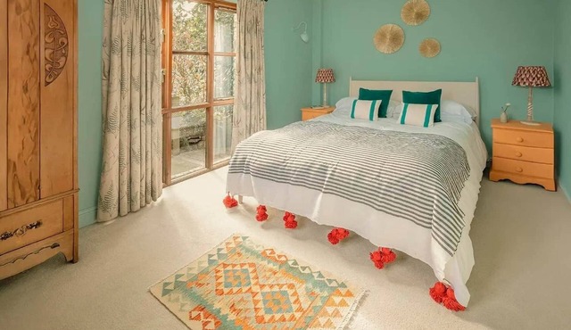 Cottage with HotTub & Indoor Pool on Cornwall Farm (Orchard)