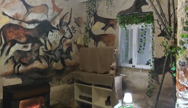 Cottage with jacuzzi year-round and swimming pool in summer located 12 KM from Sarlat