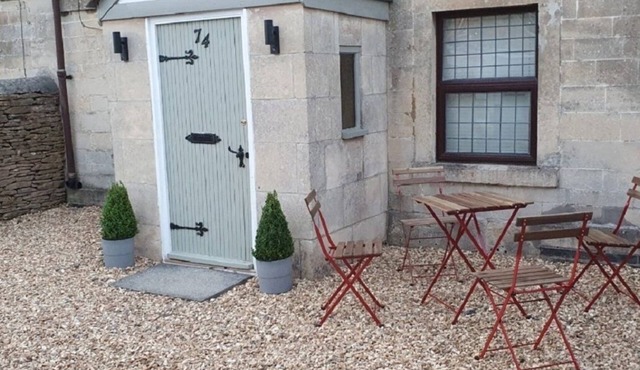 Cottage with Large Drive