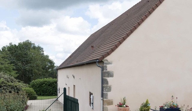 Cottage with large garden and terrace in Cressanges