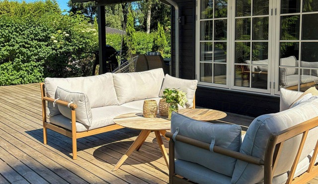 Cottage with outdoor spa and sauna in Rågeleje