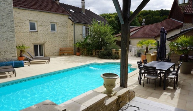 Cottage with pool and sauna