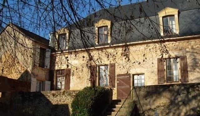 Cottage with pool and garden, can accommodate 6 people, 2 bedrooms