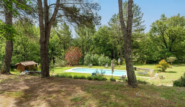 Cottage with Pool at the Foot of the Vineyards in the Luberon – Maison Marvic Laurier T2