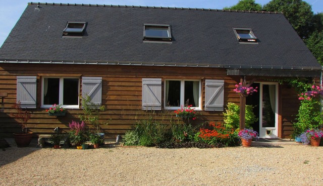 Cottage with Pool In Plouray, Between Pontivy And Rostrenen, Morbihan, Brittany