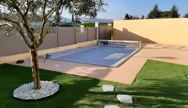 Cottage with Private Spa and Pool