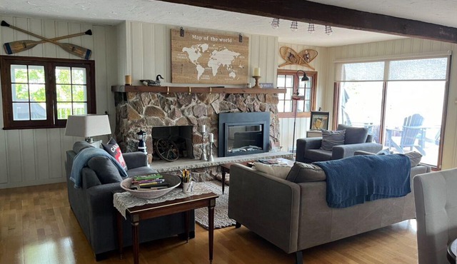 Cottage With Private Dock in The 1000 Islands. Pet Friendly.