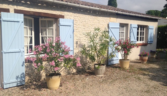 Cottage With Private Pool in Rural Vineyard Setting Close to Atlantic Beaches