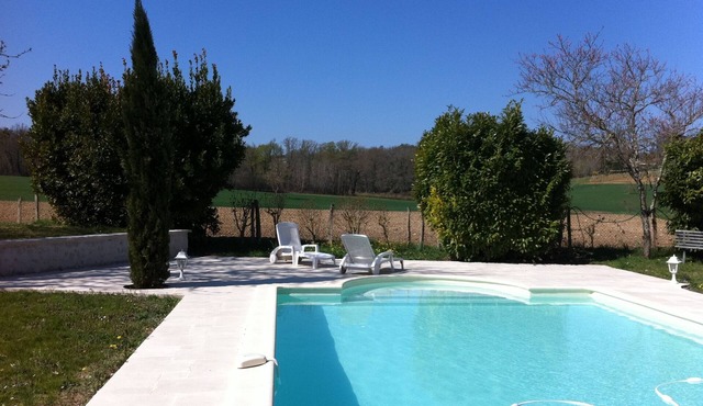 Cottage with private pool for holidays in charente 16000