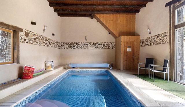Cottage with Shared Indoor Pool