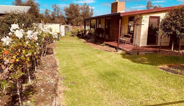 Cottage with spa and beach nearby