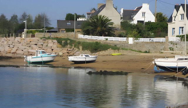 Cottage with Stunning Sea View, Direct Beach Access