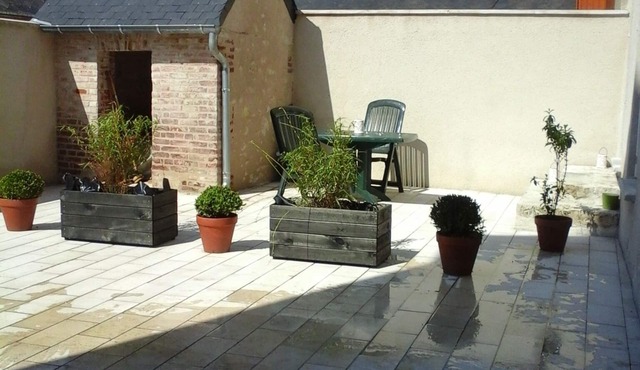 Cottage with terrace and parking.