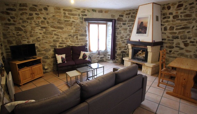 Cottage with WIFI and terrace near castles and gorges Pays Cathare