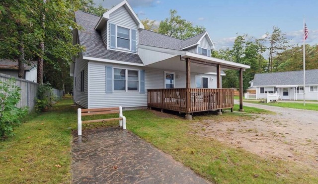Cottages 6-7-9 - 8BR Lakefront stay for 16