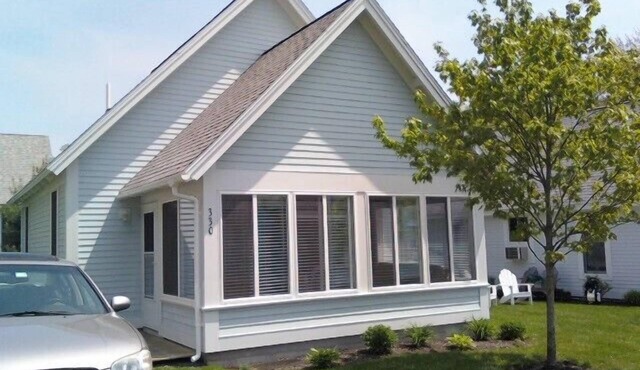 Cottages at Summer Village, fully furnished cottage, Wi-fi, heated pools, hot tub