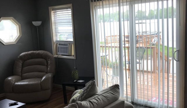 Cottages available on Crooked Lake.