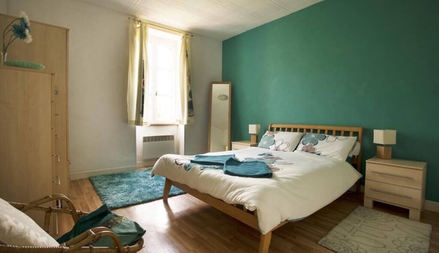 Cottages in the countryside with above ground pool and 5 hectares of land