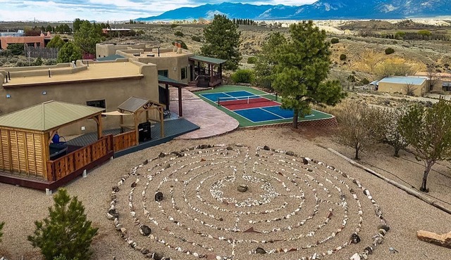 Cottam Pines A & B - Hot Tub, Pickleball
