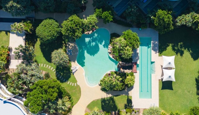 COTTON BEACH APARTMENT 33 WITH POOL VIEWS