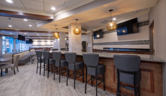 Cottonwood Airport & Expo Hotel Louisville