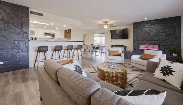 Cottonwood Oasis Retreat w/ Hot Tub, Private Pool & Games