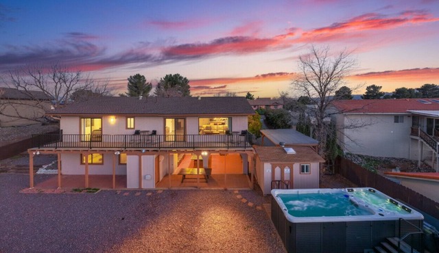Cottonwood Retreat ~ Large Swim Spa & Views, Games, Sauna