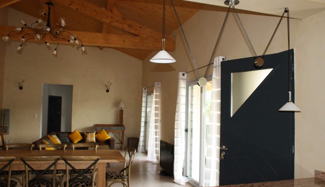 Couiza, near Carcassonne, high spec, luxury house, sleeps 8 with pool.