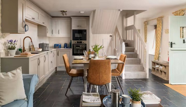 Coulscott Aylesbury Cottage