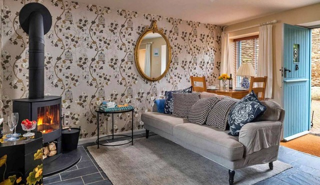 Coulscott Bantam Cottage