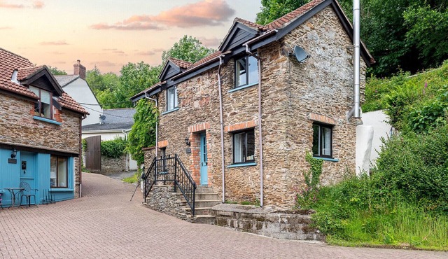 Coulscott Peacock Cottage