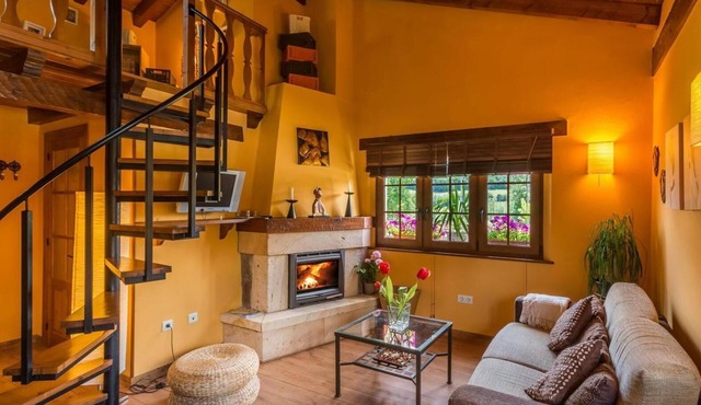 Country House 'Casa Susi' with Mountain View, Private Terrace and Wi-Fi