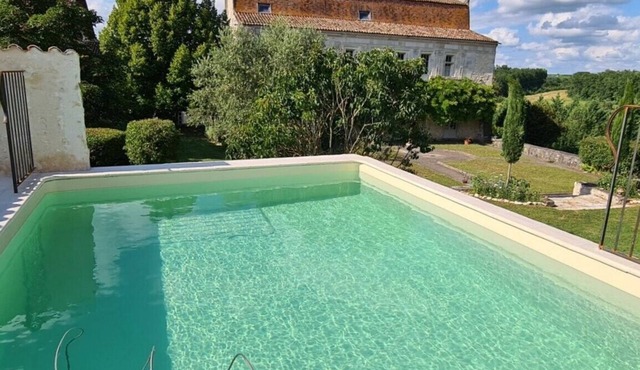 Country House “Château De La Beauze Annex” with Private Pool, Terrace, and Wi-Fi