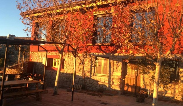Country House 'El Chiscon De La Hoya' with Mountain View, Wi-Fi and Air Conditioning