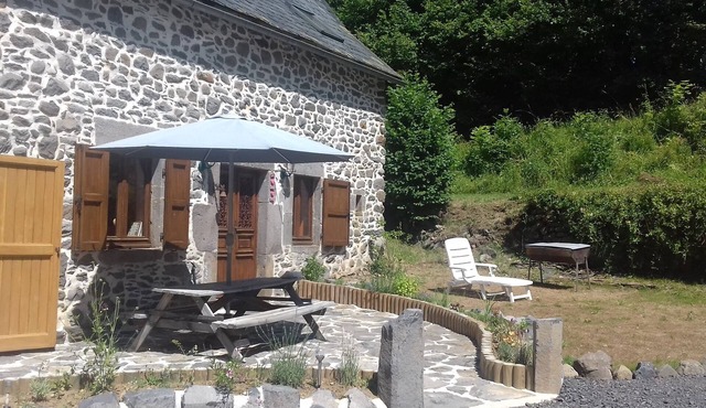 Country Cottage/Gite - EGLISENEUVE D'ENTRAIGUES