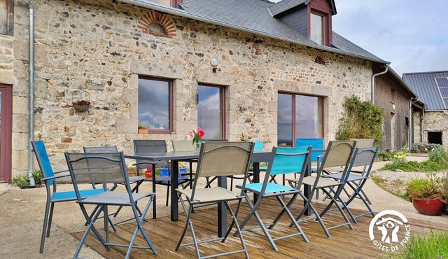 Country cottage, pets allowed - 13 guests