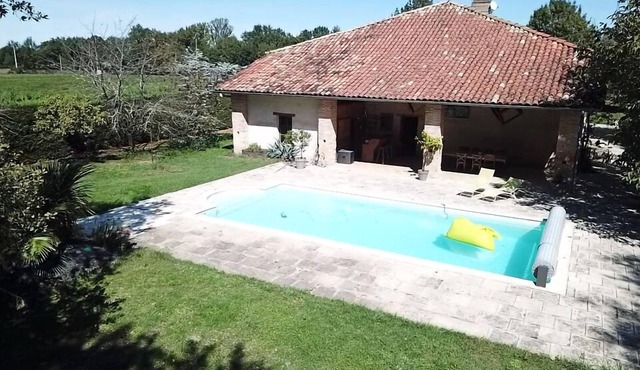 Country house 8 persons with swimming pool 6 minutes from Montauban