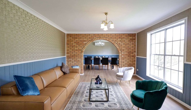 Country 4-Bed Homestead with Games Room & Views