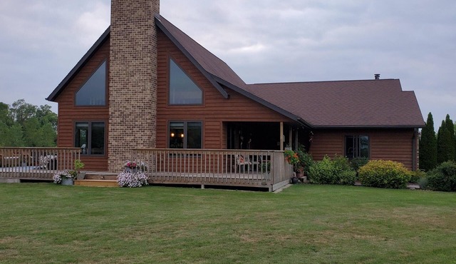 Country beauty on 5 acres