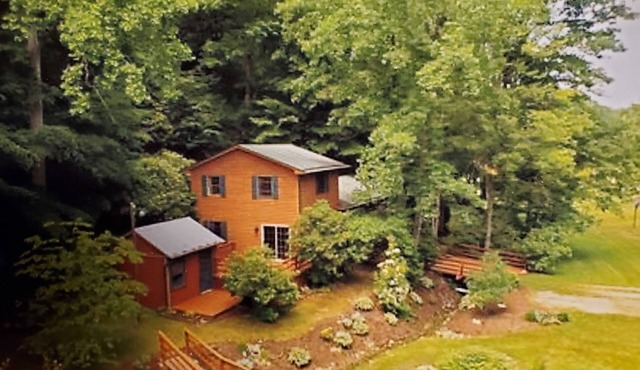 Country Cabin in the Blue Ridge Mountains of Floyd County
