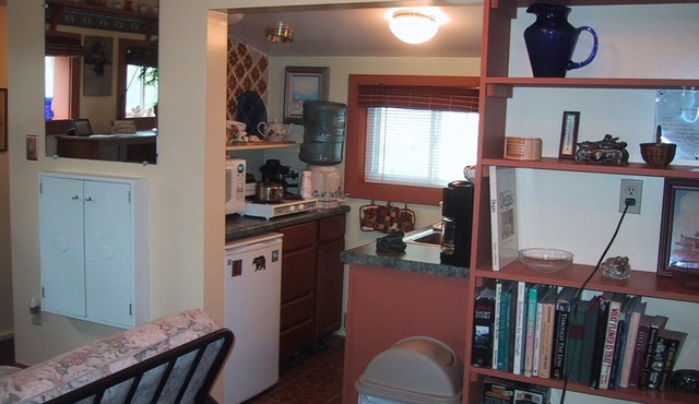 Country Cabin in Woodstock, NY- Cozy and Pet Friendly