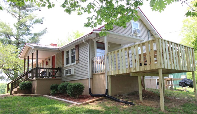 Country Cabin minutes from Nolin Lake, BlueHoller off-road Park, & Mammoth Cave