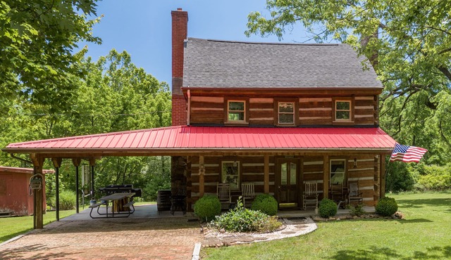 Country Cabin with Creek Frontage, High Speed Internet, and Electric Car Charger