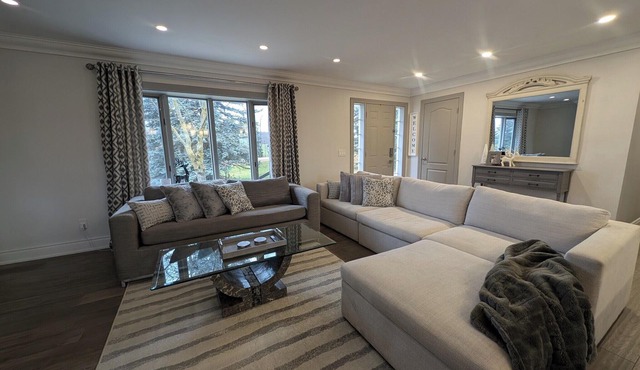 Country Caledon Charm your private oasis, your home away from home.