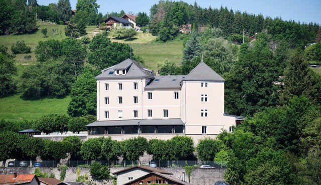 Country Castle 'Chateau D'escart' with Mountain View, Private Pool and Wi-Fi