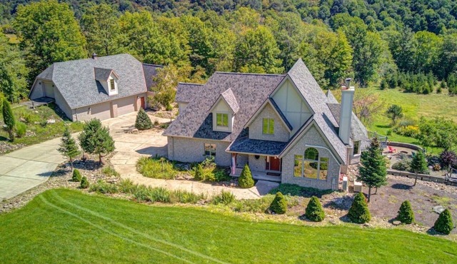 Country Chateau’ Hot Tub Incredible Views 15 Acres